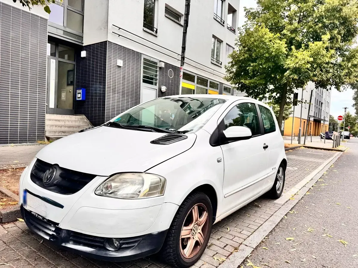 Gebraucht VW Fox Style 60 PS (44 kW) 2010 Weiß Kleinwagen