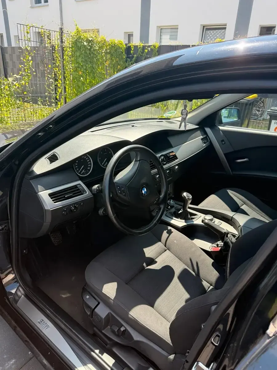 Gebraucht BMW 520 Sport Line 210 PS (154 kW) 2007 Schwarz Limousine