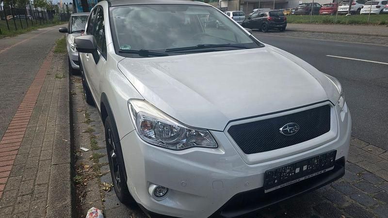Weiß Gebraucht 2015 Subaru XV Sport SUV | 9.700 € (Fairer Preis) - Bild 1/4