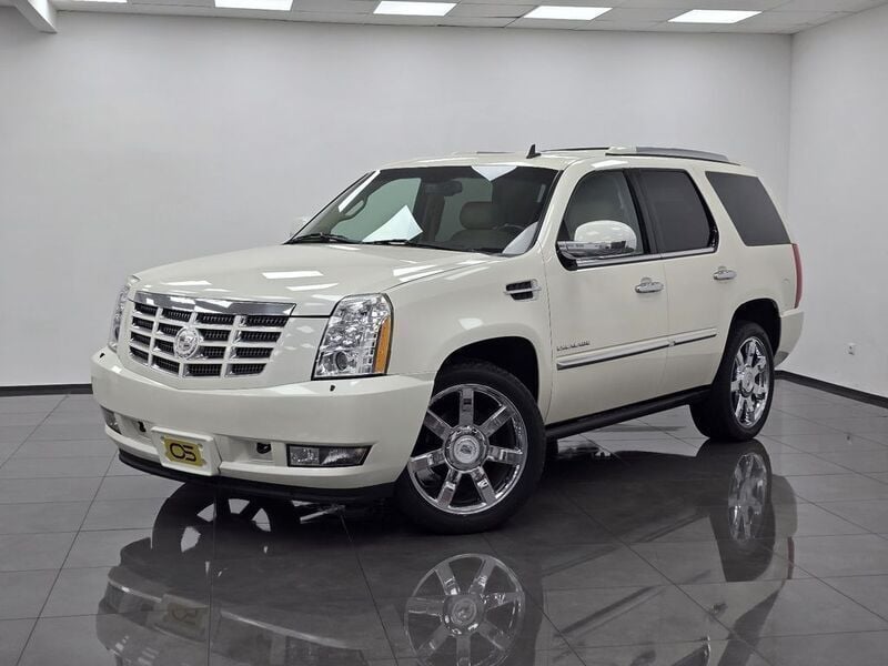 Weiß Gebraucht 2010 Cadillac Escalade SUV | 24.900 € (Etwas zu teuer) - Bild 1/4