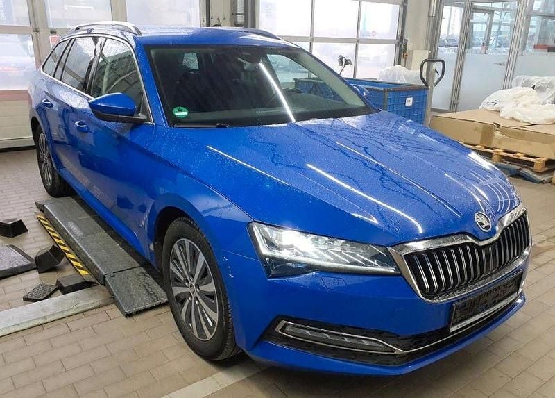 Gebraucht Skoda Superb Style 150 PS (110 kW) 2022 Blau Kombi