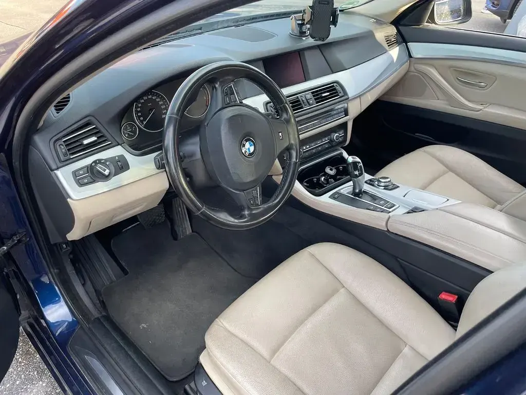 Używany BMW 530 258 KM (189 kW) 2011 Niebieski Sedan/Limuzyna