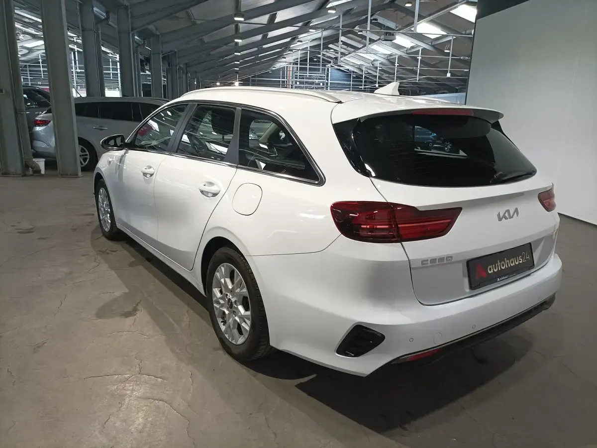 Gebraucht Kia Ceed Vision 136 PS (100 kW) 2024 Weiß Kleinwagen