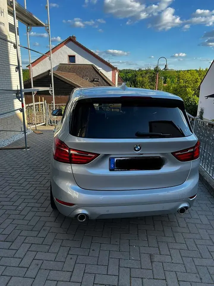Gebraucht BMW 218 Advantage 150 PS (110 kW) 2018 Grau Van / Kleinbus