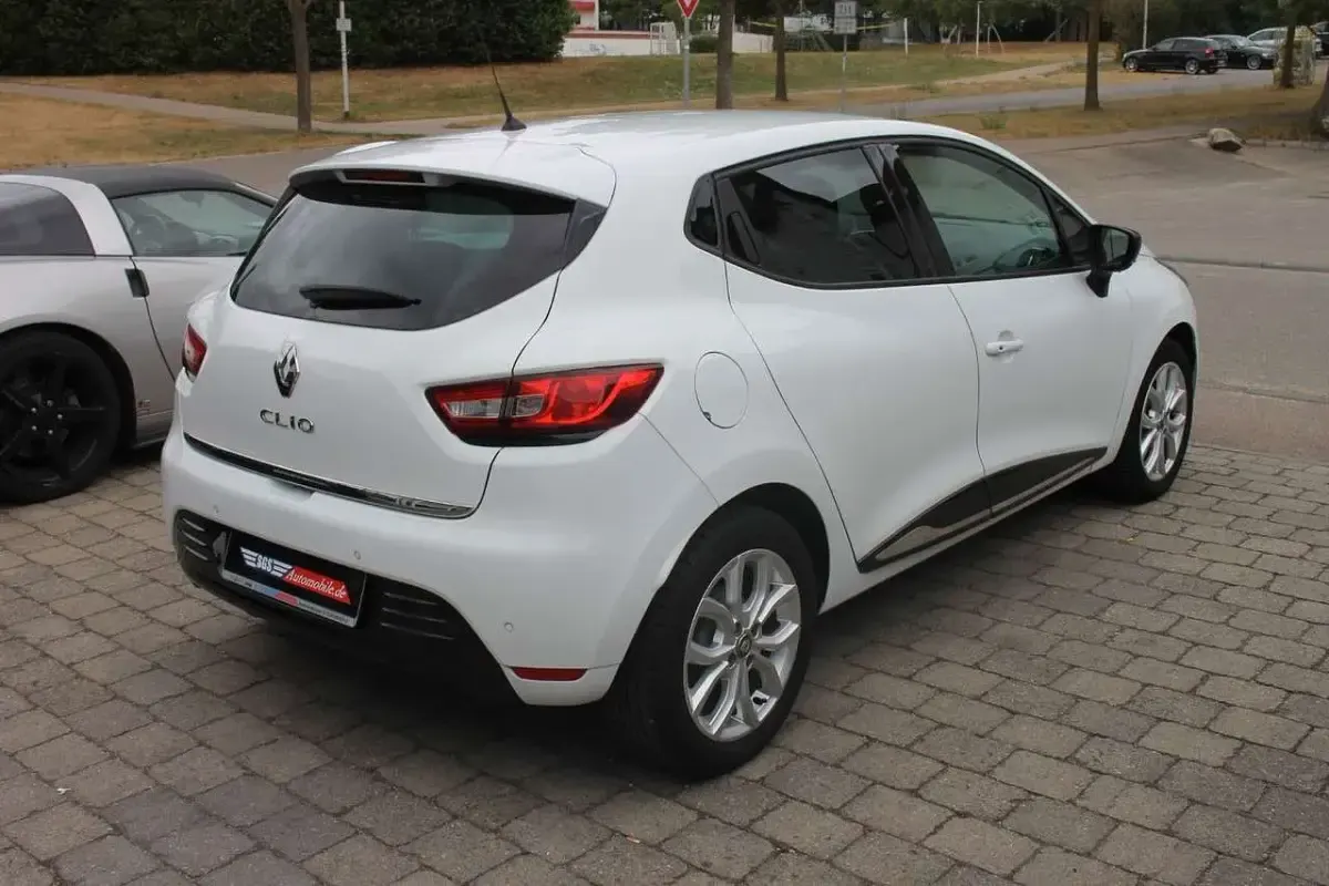Gebraucht Renault Clio IV Collection 90 PS (66 kW) 2019 Weiß Kleinwagen