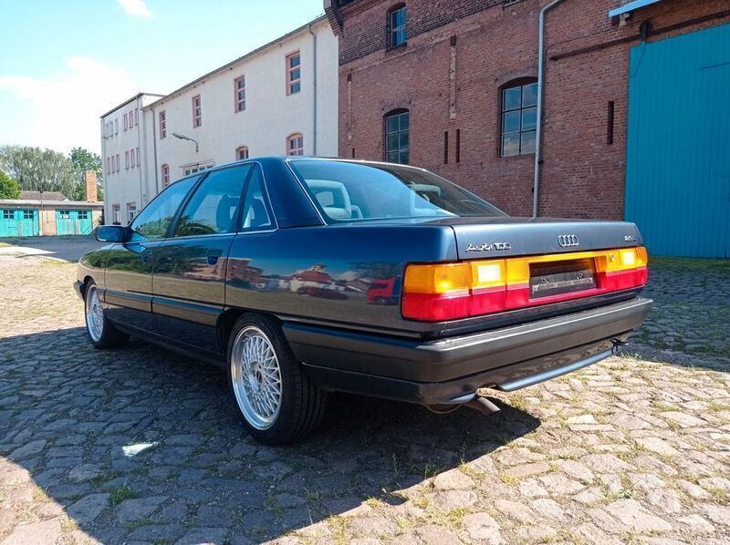 Gebraucht Audi 100 133 PS (97 kW) 1990 Blau Limousine