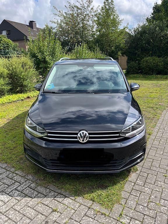 Schwarz Gebraucht 2020 VW Touran IQ Drive Van / Kleinbus | 25.500 € (Fairer Preis) - Bild 1/4