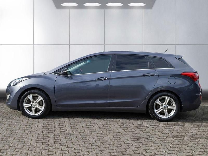 Gebraucht Hyundai i30 Trend 110 PS (80 kW) 2015 Grau Kombi