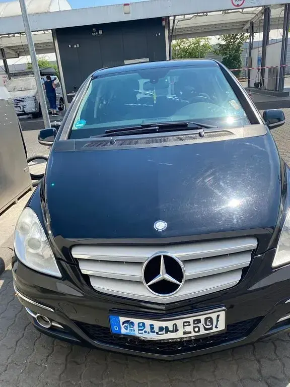 Gebraucht Mercedes B180 116 PS (85 kW) 2010 Schwarz Van / Kleinbus