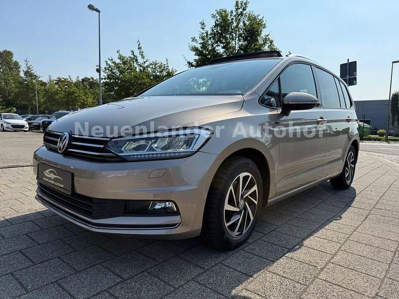 Beige Gebraucht 2018 VW Touran Join Van / Kleinbus | 20.990 € (Superpreis) - Bild 1/4