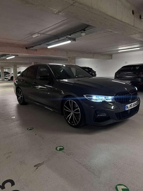 Gebraucht BMW 318 M Sport 150 PS (110 kW) 2019 Grau Limousine