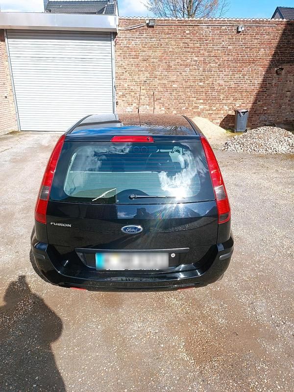 Gebraucht Ford Fusion 100 PS (73 kW) 2003 Schwarz Kleinwagen