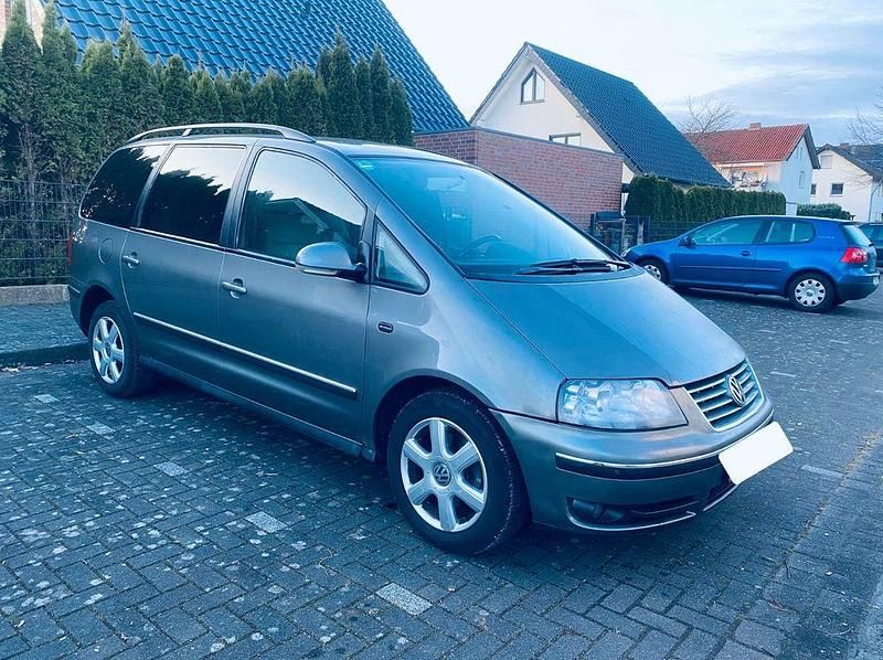 Grau Gebraucht 2007 VW Sharan Highline Van / Kleinbus | 2.290 € (Superpreis) - Bild 1/4