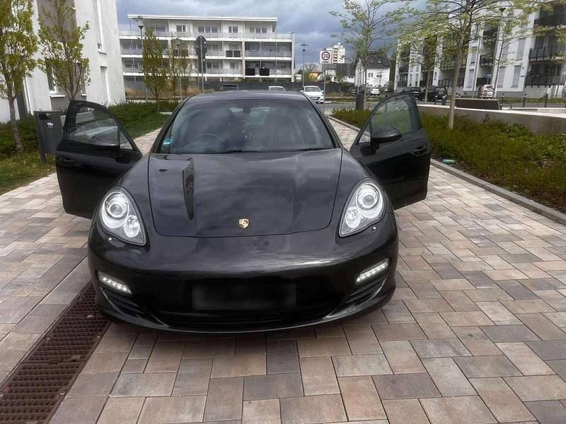 Gebraucht Porsche Panamera 250 PS (183 kW) 2012 Grau Kleinwagen