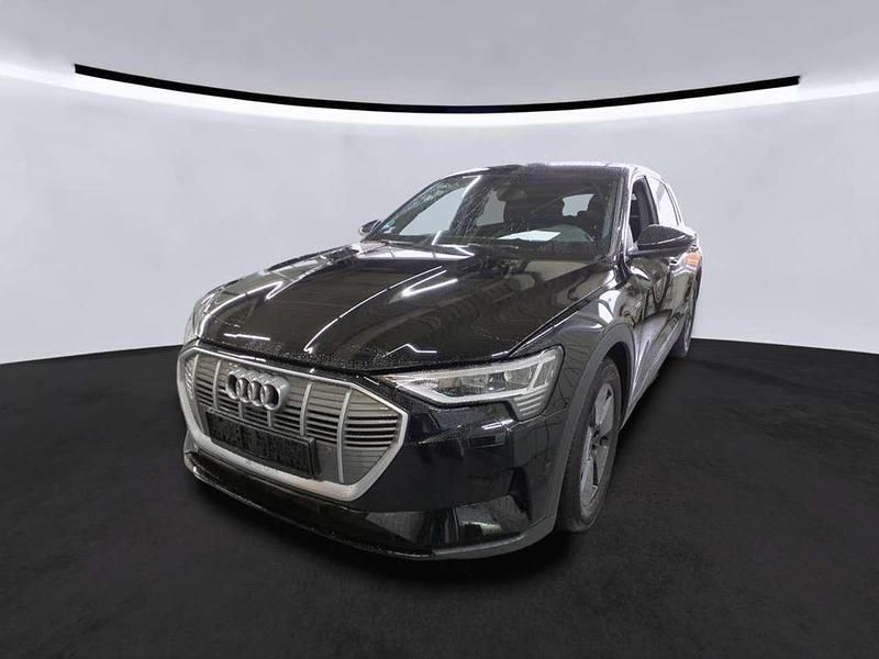 Brillantschwarz Gebraucht 2022 Audi e-tron Ambiente SUV | 29.830 € (Superpreis) - Bild 1/2
