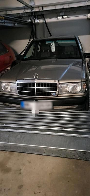 Gebraucht Mercedes 190 204 PS (150 kW) 1991 Silber Limousine