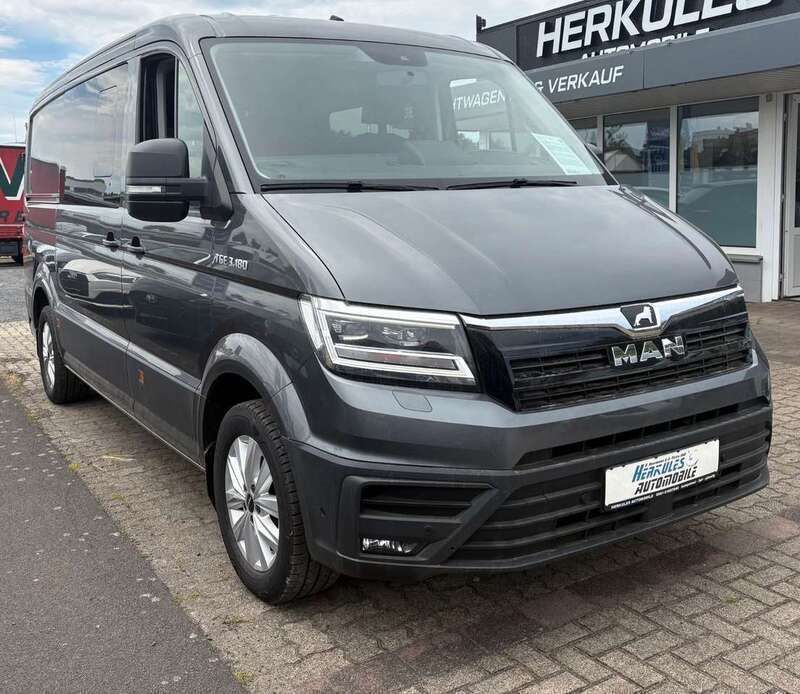 Grau Gebraucht 2017 VW Crafter Van | 43.990 € - Bild 1/4