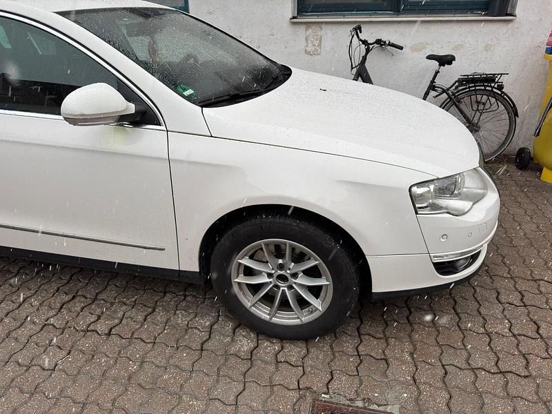 Gebraucht VW Passat 200 PS (147 kW) 2009 Weiß Kombi