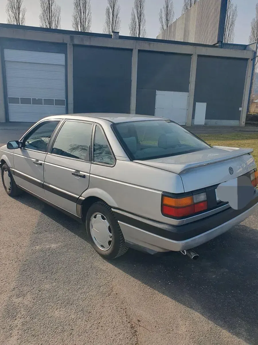 Gebraucht VW Passat 90 PS (66 kW) 1989 Silber Limousine