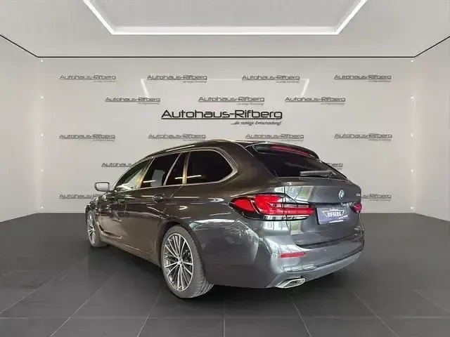 Używany BMW 530e Performance 292 KM (214 kW) 2022 Szary Sedan/Limuzyna