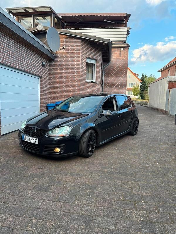 Schwarz Gebraucht 2006 VW Golf V Limousine | 2.299 € (Fairer Preis) - Bild 1/4