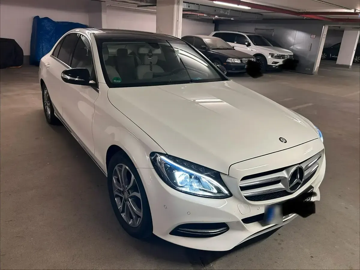 Gebraucht Mercedes C180 156 PS (114 kW) 2014 Weiß Limousine