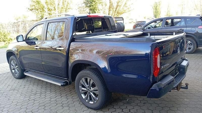 Gebraucht Mercedes X250 Edition 190 PS (139 kW) 2017 Blau Abholung