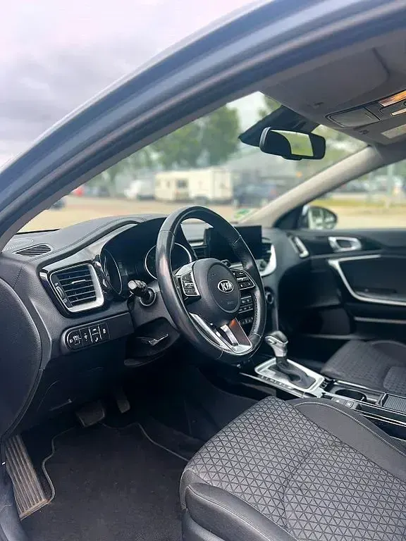 Gebraucht Kia Ceed 160 PS (117 kW) 2021 Silber Kleinwagen