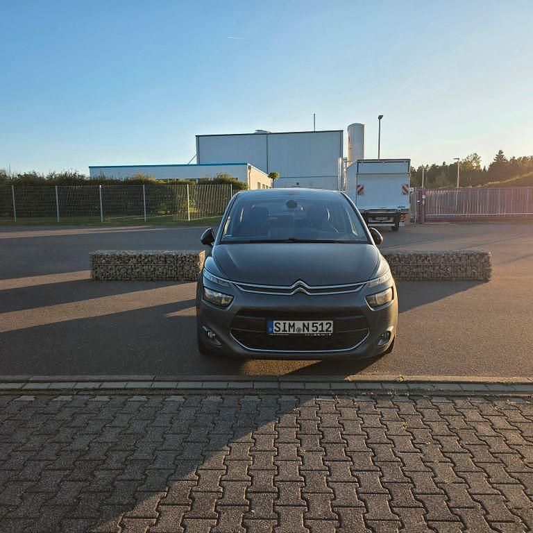 Grau Gebraucht 2015 Citroën C4 Picasso Start Van / Kleinbus | 9.000 € (Fairer Preis) - Bild 1/4