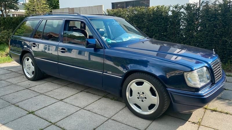 Gebraucht Mercedes E280 AMG 193 PS (141 kW) 1995 Blau Kombi