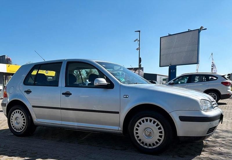 Usata VW Golf IV 75 CV (55 kW) 2003 Argento Berlina