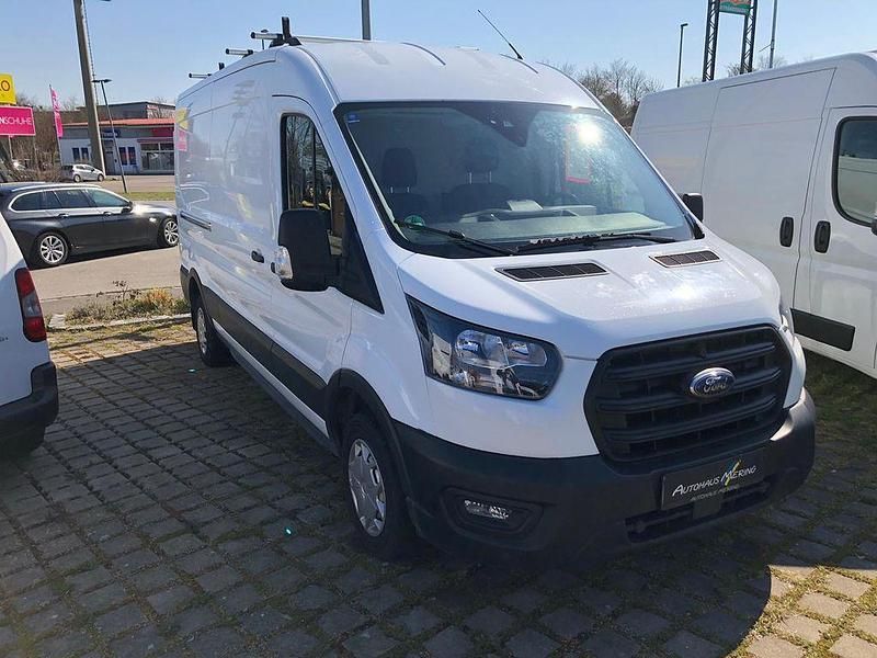 Gebraucht Ford Transit Trend 131 PS (96 kW) 2022 Weiß Van / Kleinbus
