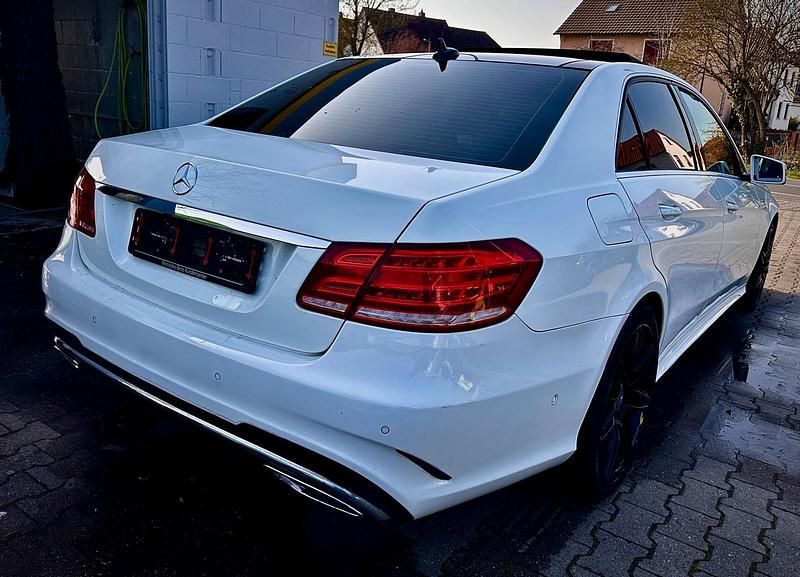 Gebraucht Mercedes E350 AMG 258 PS (189 kW) 2014 Weiß Limousine
