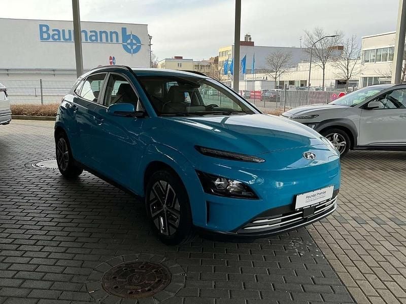 Gebraucht Hyundai Kona Select 100 kW (136 PS) 2023 Dive in jeju / sol SUV
