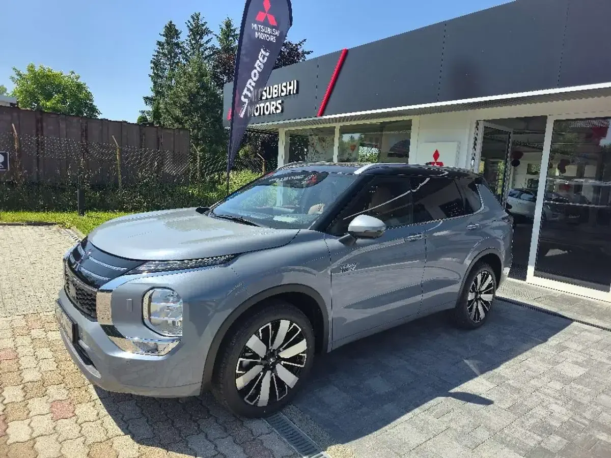 Neu Mitsubishi Outlander P-HEV Diamant Edition 306 PS (225 kW) 2026 Grau SUV