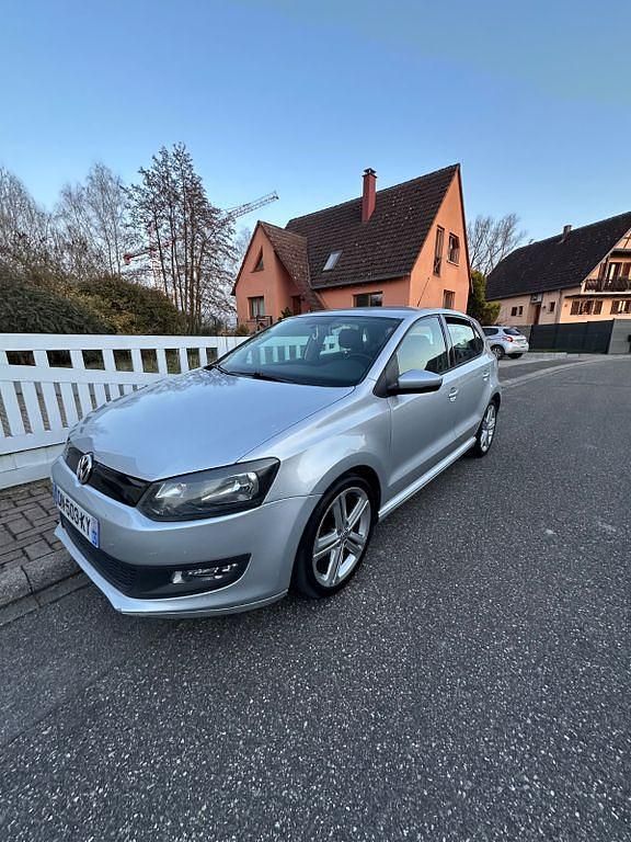 Silber Gebraucht 2011 VW Polo Limousine | 3.700 € (Etwas zu teuer) - Bild 1/4