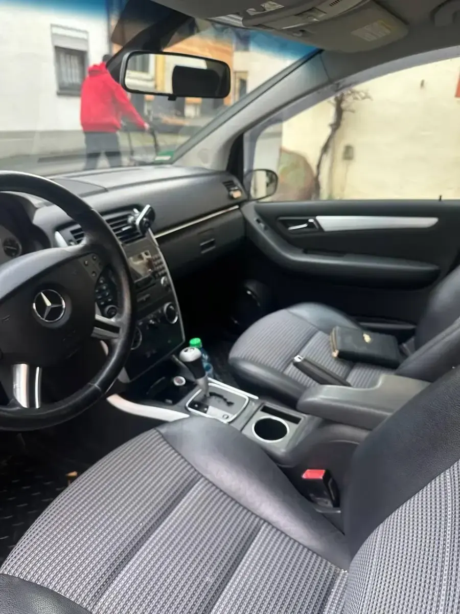 Gebraucht Mercedes B200 136 PS (100 kW) 2006 Grau Van / Kleinbus