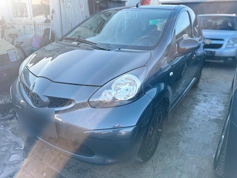 Gebraucht Toyota Aygo 68 PS (50 kW) 2007 Schwarz Kleinwagen