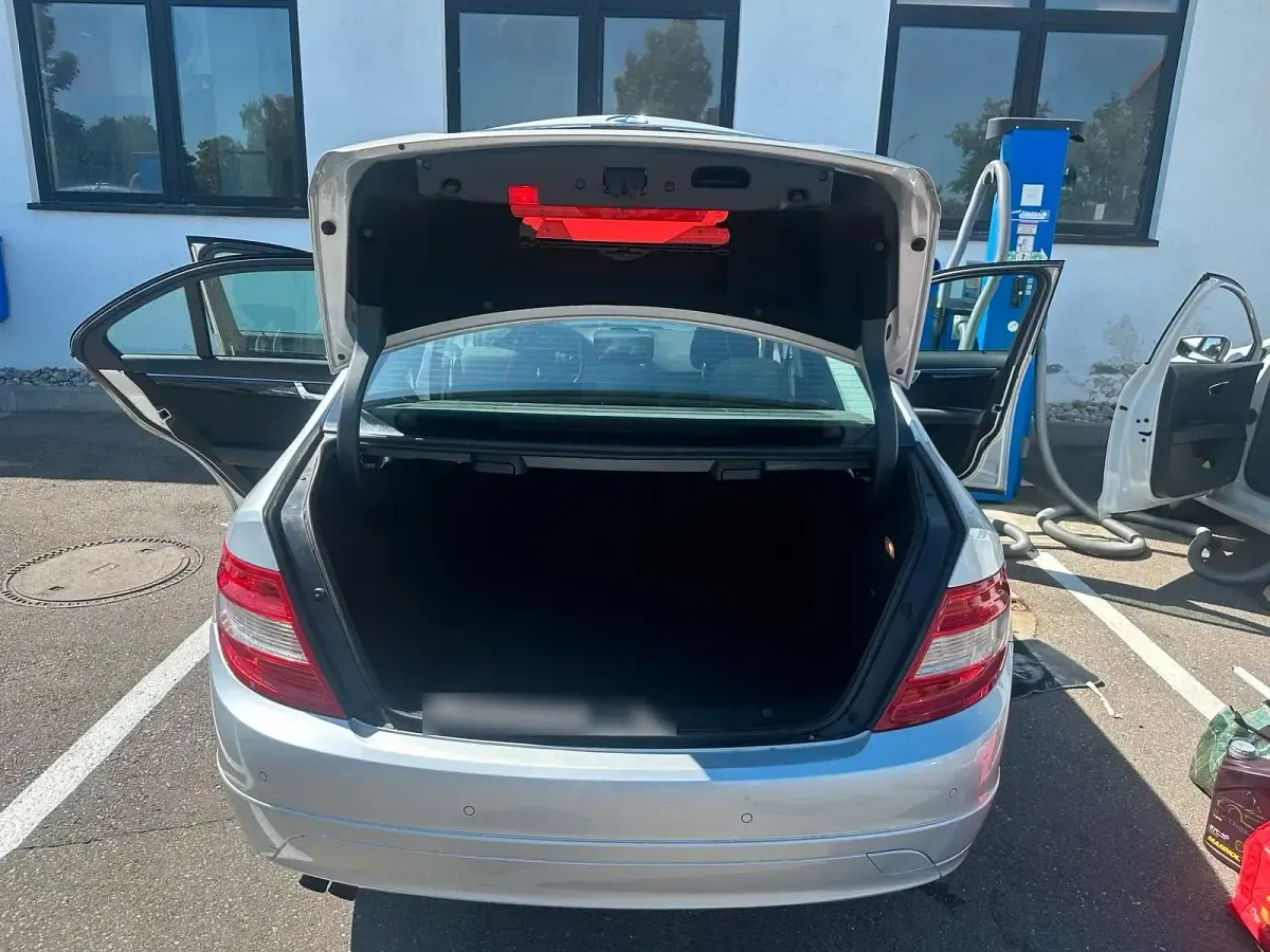 Gebraucht Mercedes C180 156 PS (114 kW) 2008 Silber Limousine