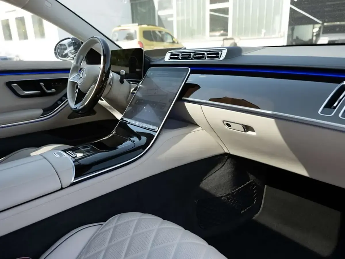 Gebraucht Mercedes S450 AMG 381 PS (280 kW) 2025 Schwarz metalliclack obsidians Limousine