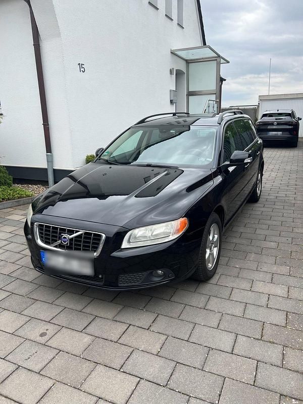 Schwarz Gebraucht 2008 Volvo V70 Kombi | 5.990 € (Etwas zu teuer) - Bild 1/4