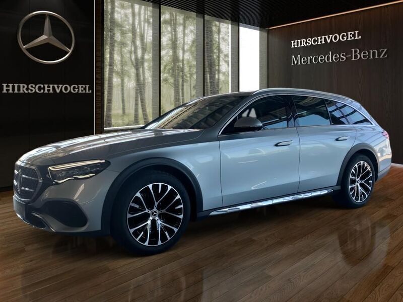 Silber Gebraucht 2024 Mercedes E220 Avantgarde Kombi | 62.960 € - Bild 1/4