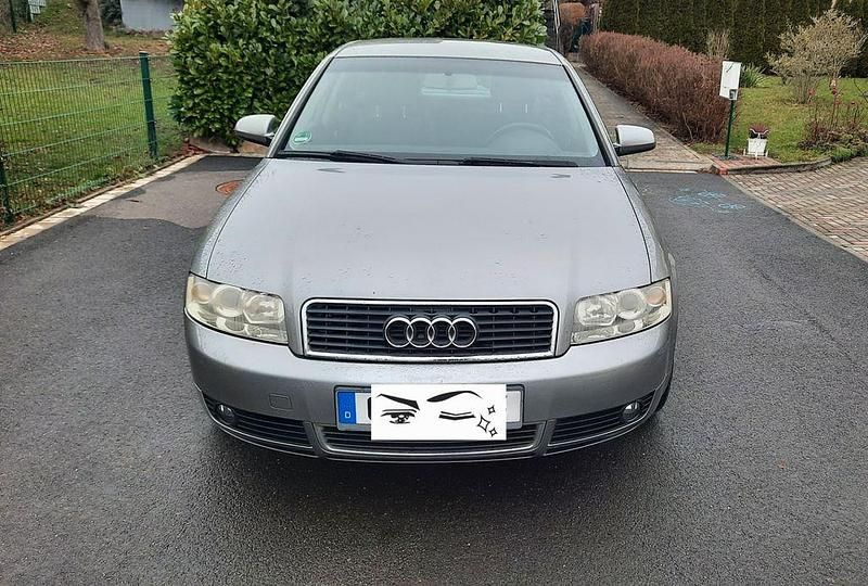 Grau Gebraucht 2004 Audi A4 Limousine | 1.999 € (Superpreis) - Bild 1/4