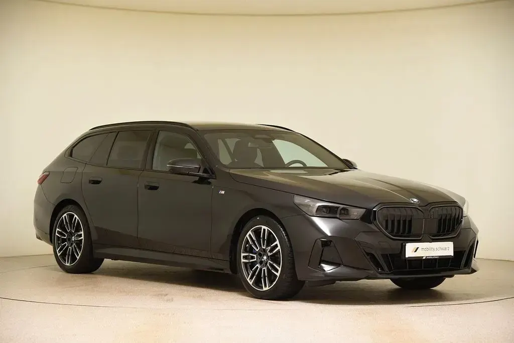 Gebraucht BMW 540 M Sport 286 PS (210 kW) 2025 Schwarz Kombi