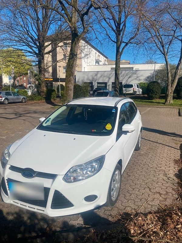 Gebraucht Ford Focus 105 PS (77 kW) 2011 Weiß Kombi