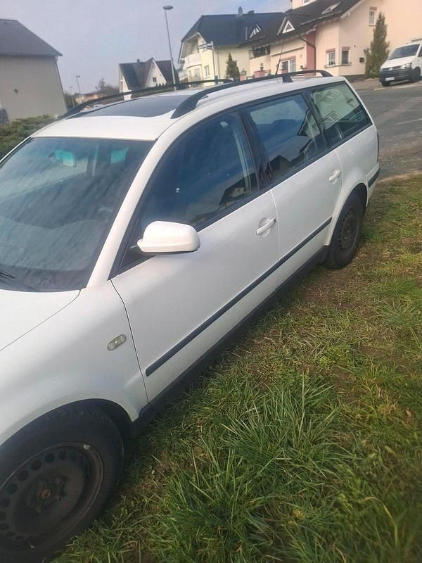 Gebraucht VW Passat 115 PS (84 kW) 1999 Weiß Kombi