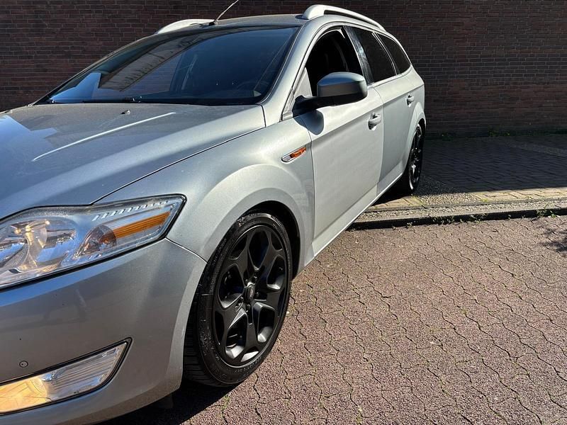 Gebraucht Ford Mondeo 131 PS (96 kW) 2009 Silber Kombi