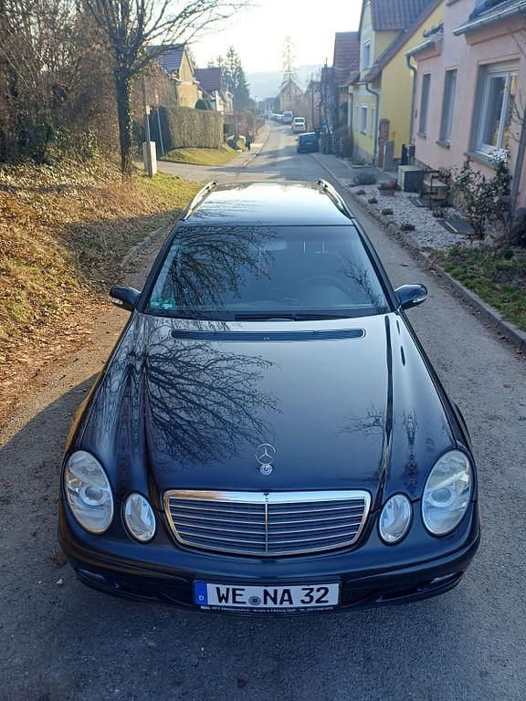 Gebraucht Mercedes E220 Classic 150 PS (110 kW) 2004 Blau Limousine