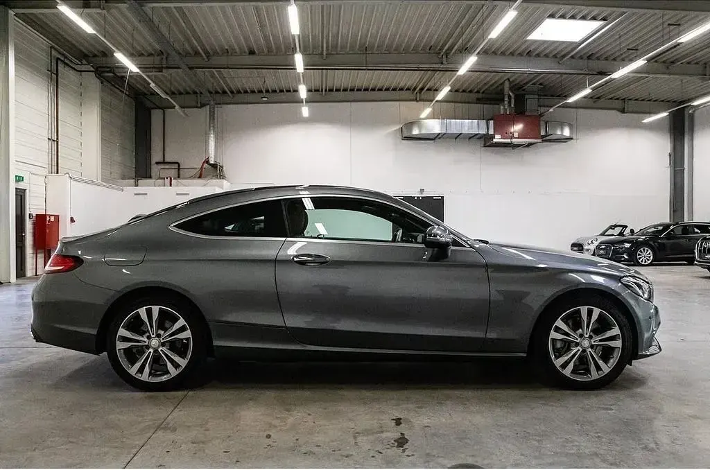 Gebraucht Mercedes C250 211 PS (155 kW) 2016 Grau Coupé