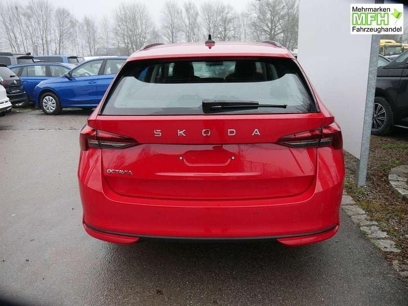 Neu Skoda Octavia Selection 150 PS (110 kW) 2025 Velvetrot metallic Kombi